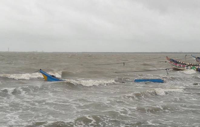 ನಾಪತ್ತೆಯಾಗಿರುವ ಮೀನುಗಾರರ ನಿಖರ ಮಾಹಿತಿಗೆ ಆಗ್ರಹ
